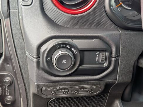 Used 2025 Jeep Wrangler Unlimited Rubicon image 8