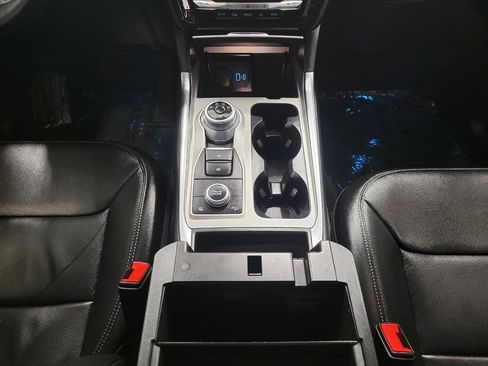 Used 2023 Ford Explorer Limited w/ Limited Technology Package image 18