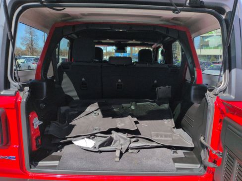 Used 2025 Jeep Wrangler Willys image 30