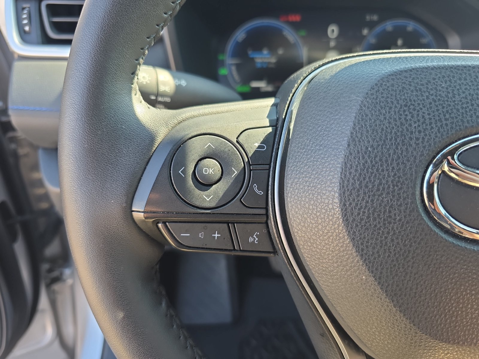 Used 2024 Toyota RAV4 XSE w/ Advanced Technology Package AWD/4WD image 14