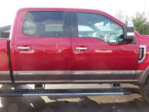 Used 2017 Ford F350 Lariat w/ Chrome Package image 21