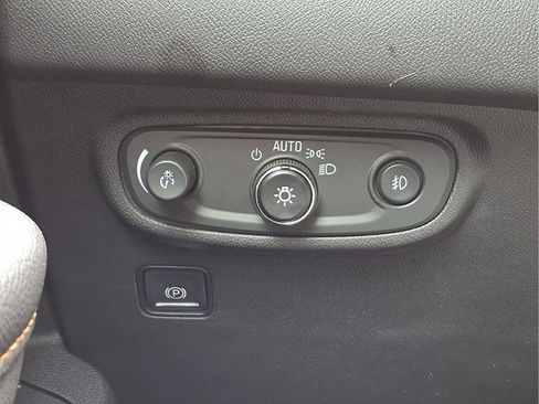 Used 2020 GMC Terrain SLT w/ Elevation Edition FWD image 12