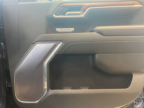 Certified 2022 GMC Sierra 1500 Denali w/ Denali Reserve Package image 11