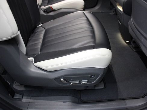 Used 2024 Kia EV9 GT-Line image 32