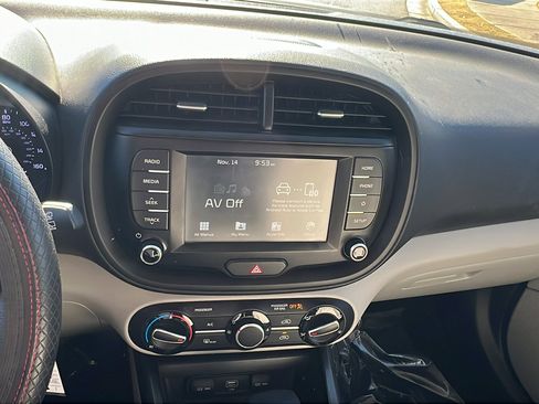Used 2020 Kia Soul LX image 31