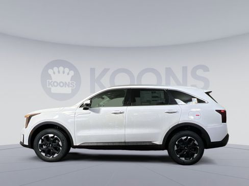 New 2026 Kia Sorento S image 2
