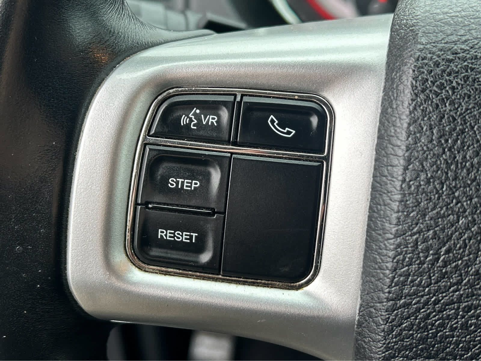 Used 2014 Dodge Grand Caravan SXT w/ UConnect Hands-Free Group FWD image 26