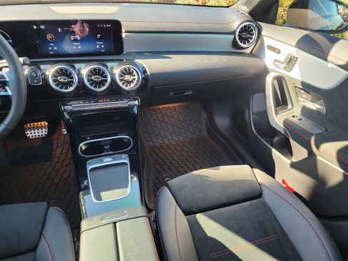 Used 2025 Mercedes-Benz CLA 250 image 19