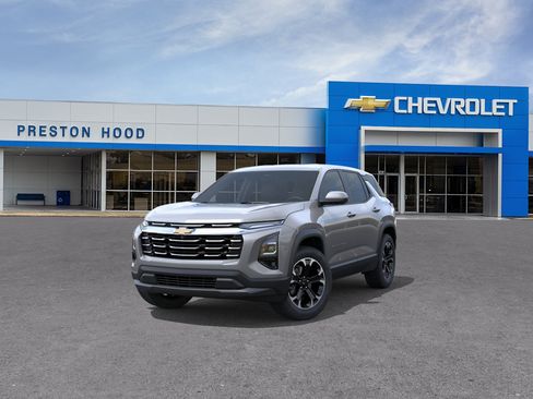 New 2026 Chevrolet Equinox LT w/ Convenience Package II FWD image 8