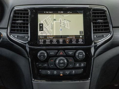 Used 2021 Jeep Grand Cherokee Laredo X image 8