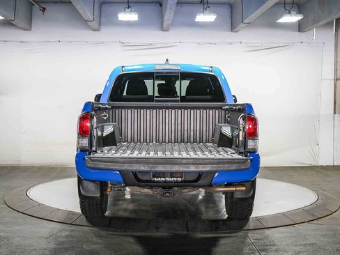 Certified 2020 Toyota Tacoma TRD Off-Road w/ Technology Package AWD/4WD image 27