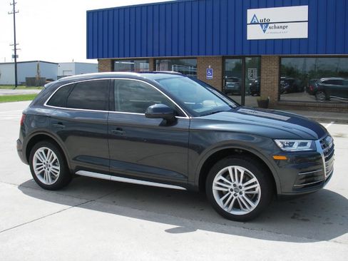 Used 2018 Audi Q5 2.0T Premium Plus w/ Premium Plus Package AWD/4WD image 3