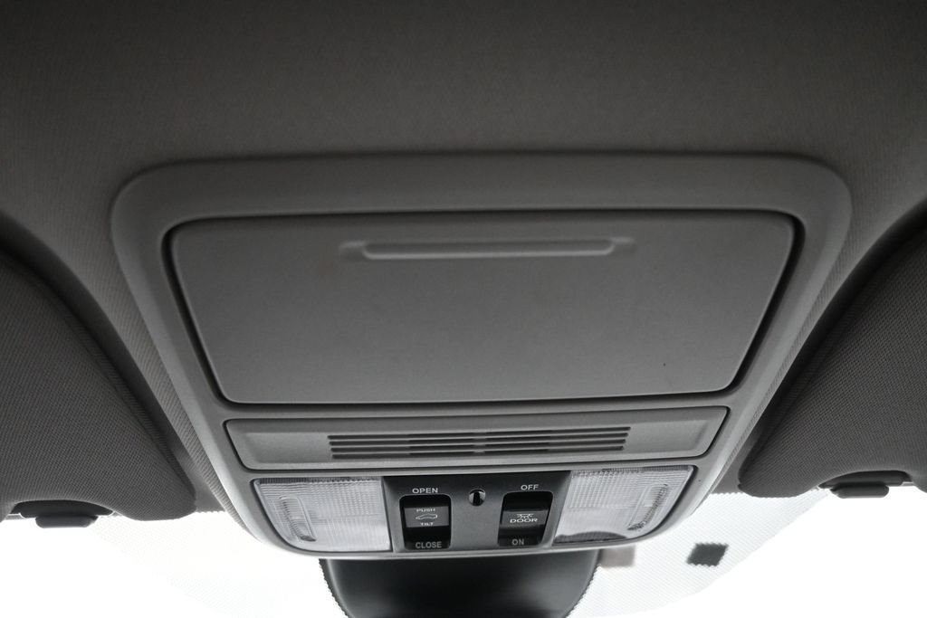 Certified 2024 Honda Odyssey EX-L image 18