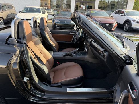 Used 2013 MAZDA MX-5 Miata Grand Touring RWD image 19
