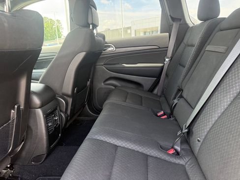 Used 2021 Jeep Grand Cherokee Laredo RWD image 18