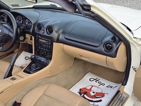 Used 1999 MAZDA MX-5 Miata RWD image 13