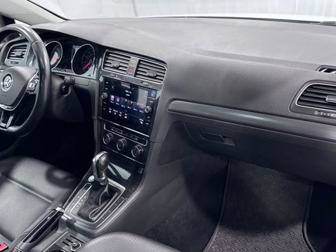 Used 2018 Volkswagen Golf SE FWD image 17