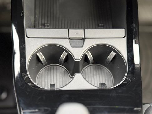 Used 2024 Toyota Prius LE image 17