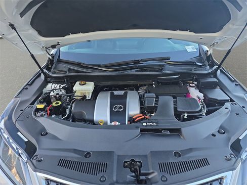 Used 2022 Lexus RX 450hL Luxury w/ Cold Area Package (CT) image 32