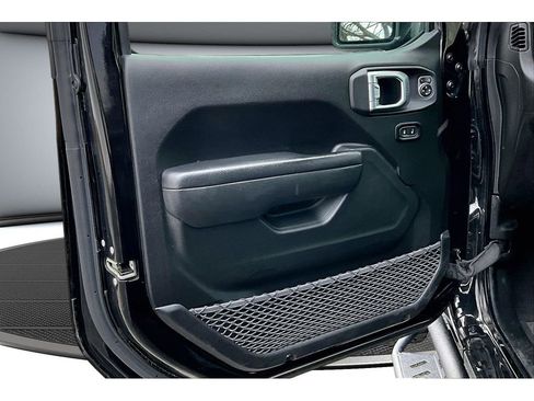 Used 2022 Jeep Wrangler Unlimited Rubicon 4xe w/ Dual Top Group AWD/4WD image 20