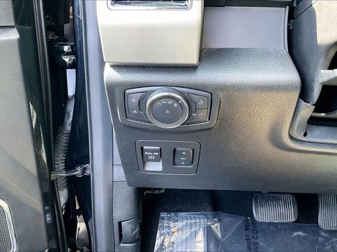 Used 2020 Ford F150 Lariat image 31