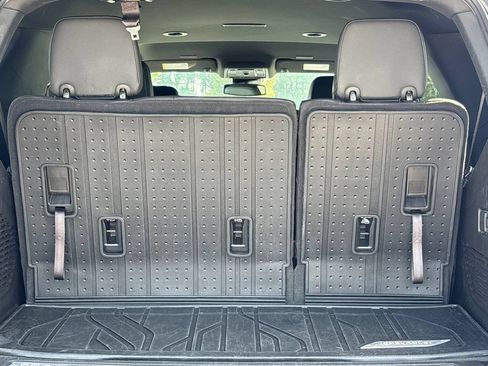 Used 2025 Chevrolet Tahoe RST RWD image 10