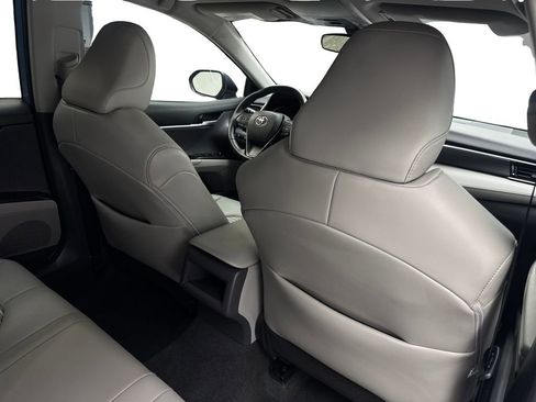 Used 2023 Toyota Camry SE FWD image 40