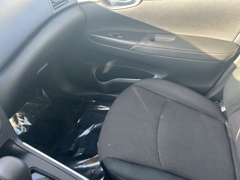 Used 2019 Nissan Sentra S image 41