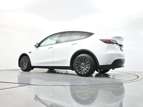 Used 2023 Tesla Model Y Long Range AWD/4WD image 33