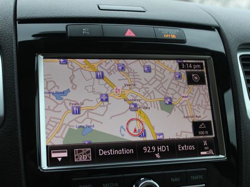 Used 2014 Volkswagen Touareg Hybrid image 34