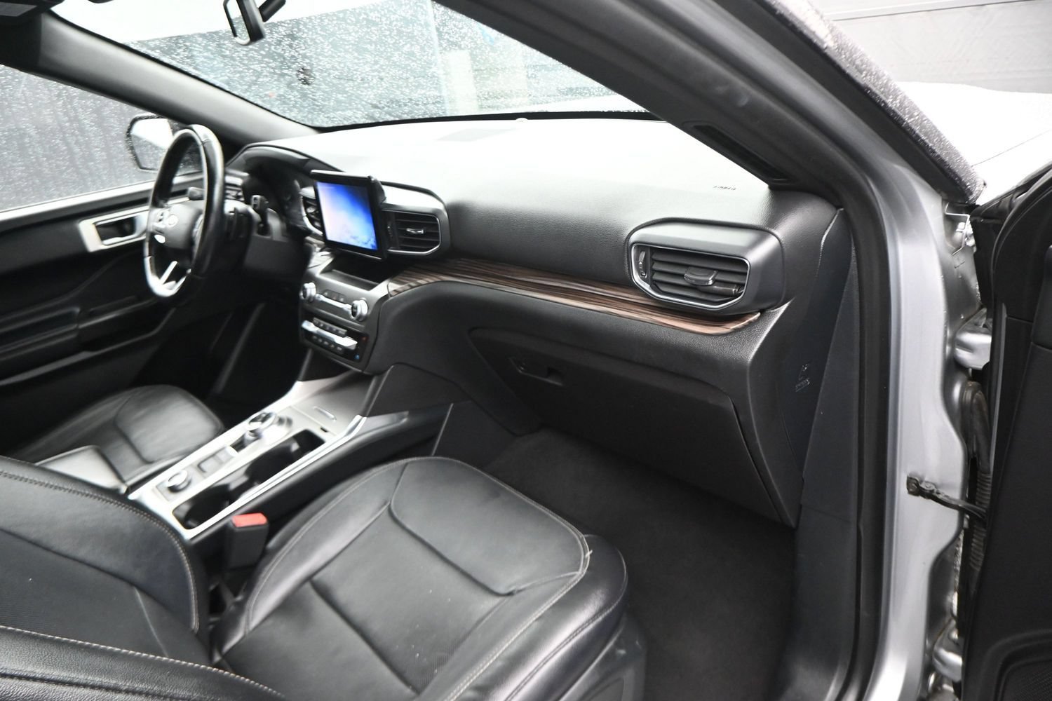 Certified 2020 Ford Explorer Limited AWD/4WD image 5