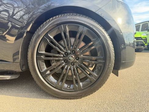 Used 2023 Land Rover Range Rover Long Wheelbase SE image 28