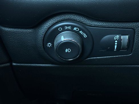 Used 2022 Dodge Durango GT image 31