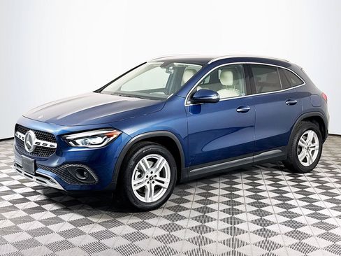 Used 2023 Mercedes-Benz GLA 250 4MATIC w/ Premium Package image 4