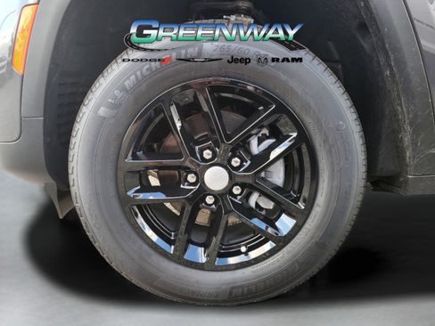 New 2025 Jeep Grand Cherokee Laredo X w/ Luxury Tech Group I image 29