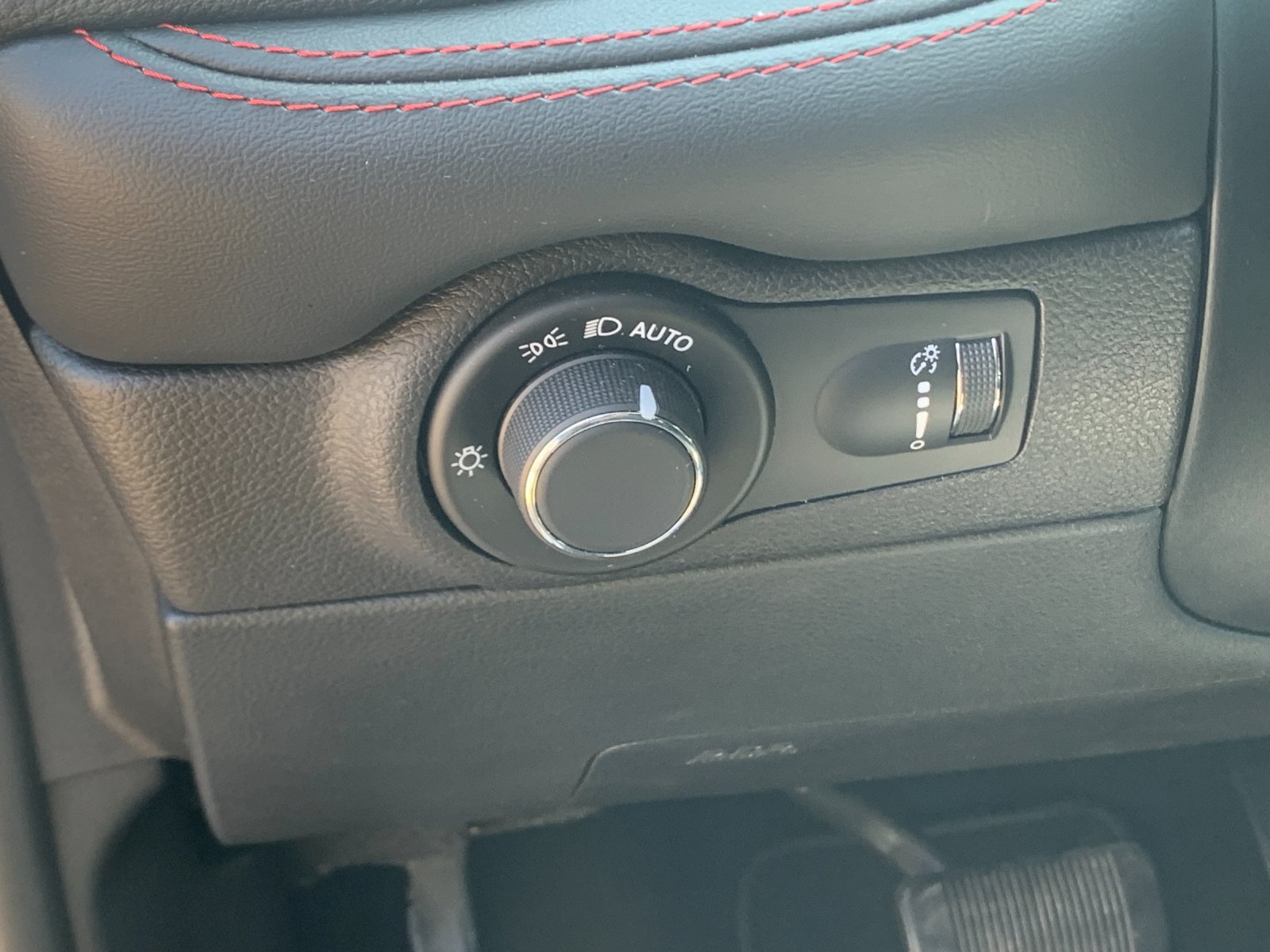 Used 2025 Dodge Durango R/T AWD/4WD image 34