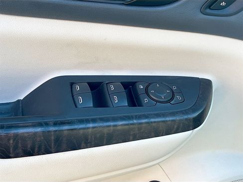 Used 2023 GMC Acadia Denali image 18