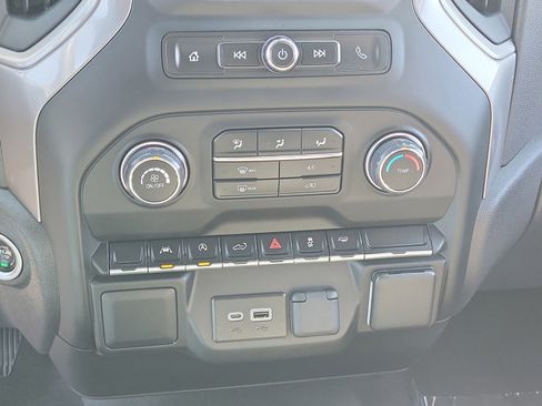 Used 2022 Chevrolet Silverado 1500 Custom image 22