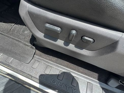 Used 2015 Ford F250 Lariat image 26