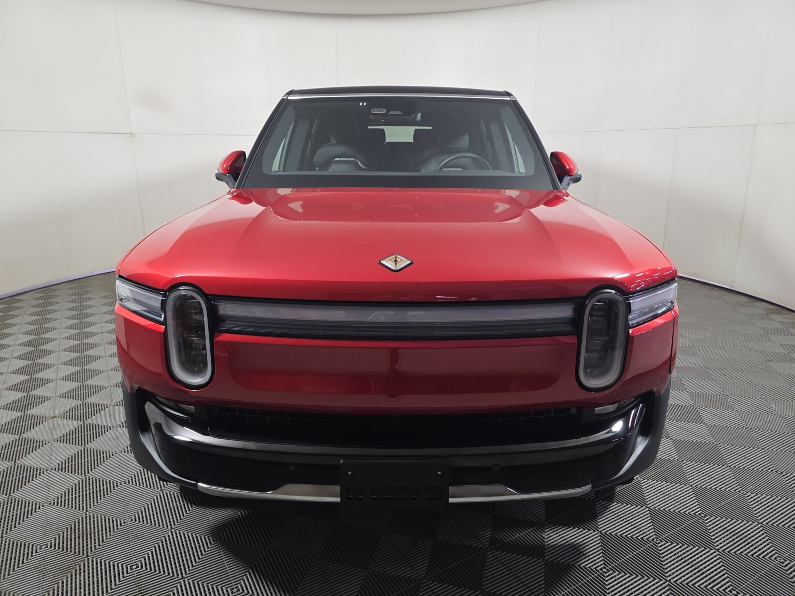 Used 2025 Rivian R1S Adventure Dual AWD/4WD image 8
