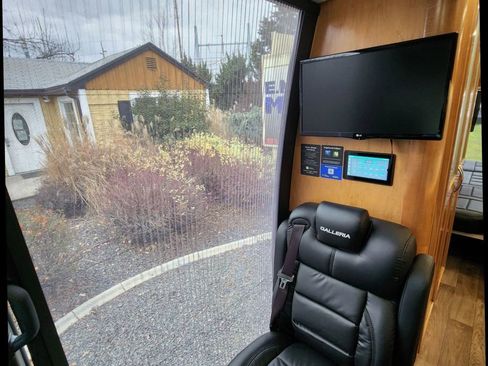 Used 2021 Mercedes-Benz Sprinter 3500 image 27