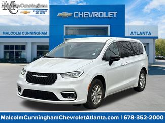 Used 2025 Chrysler Pacifica Select video 1