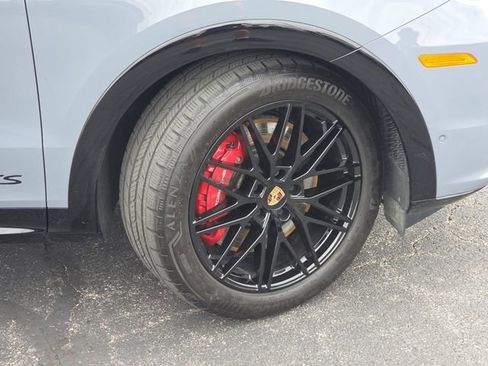 Used 2025 Porsche Cayenne GTS AWD/4WD image 25
