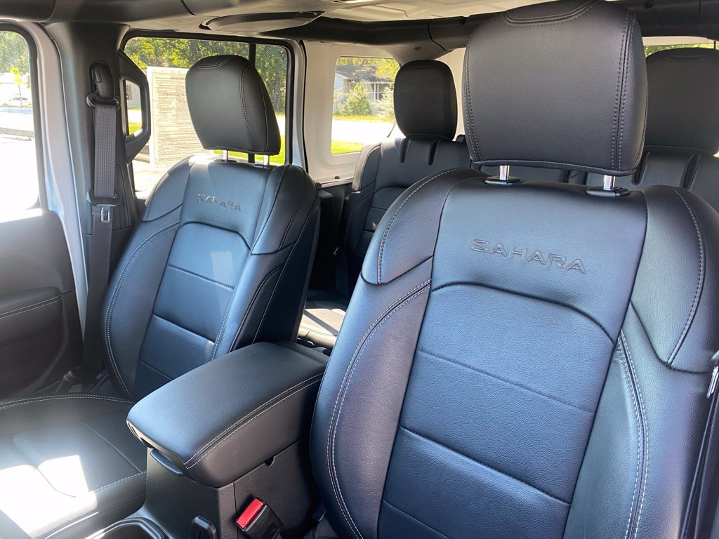 Used 2023 Jeep Wrangler Unlimited Sahara AWD/4WD image 12