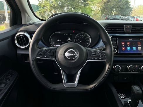 Used 2025 Nissan Versa SV image 29