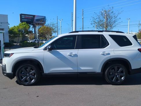 New 2026 Honda Pilot Sport image 5
