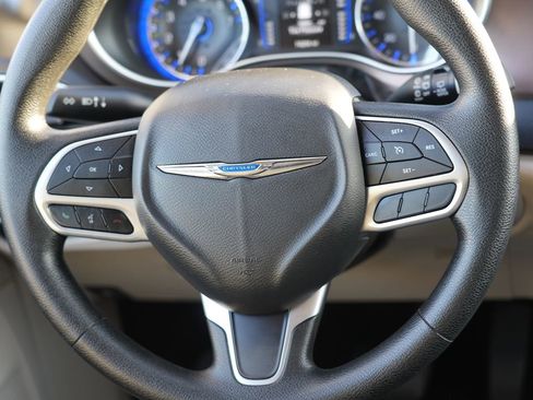 Used 2021 Chrysler Voyager LX image 24