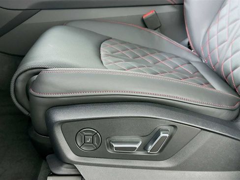 New 2026 Audi Q8 Prestige image 18