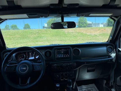 Used 2019 Jeep Wrangler Unlimited Sport S AWD/4WD image 14