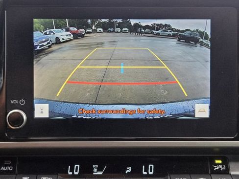 Used 2025 Toyota Camry SE w/ Convenience Package FWD image 17